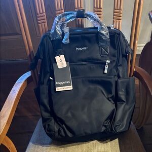 Baggallini Black Women or  Men's Backpack Unisex